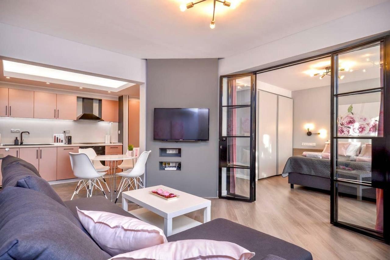 Rose One Bedroom Designer Apartment In City Centre By Flat Mаnager Sófia Exterior foto