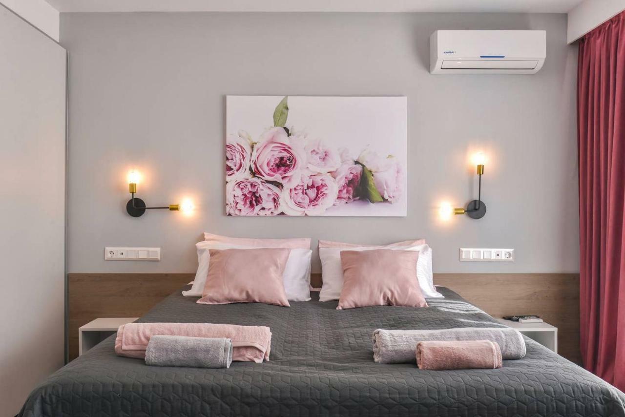 Rose One Bedroom Designer Apartment In City Centre By Flat Mаnager Sófia Exterior foto