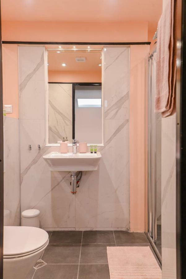 Rose One Bedroom Designer Apartment In City Centre By Flat Mаnager Sófia Exterior foto